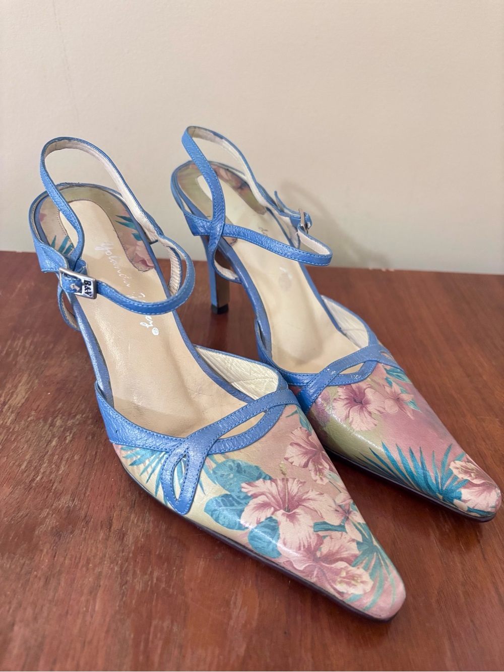 Vintage| Elegant Yolanda Gomez Pointed Toe Leather Floral Slingback Heels Sz 6